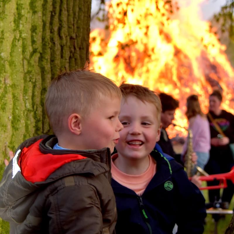 Afbeelding van Whats App op 2025 04 20 om 213918 c2f39588 album Paasvuur Twickel 2025 202504221159321